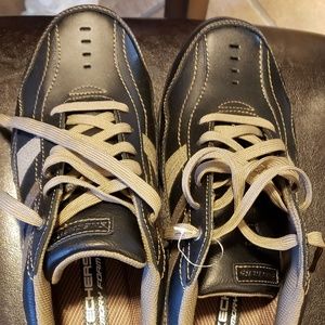 Men's Sketchers Size 10